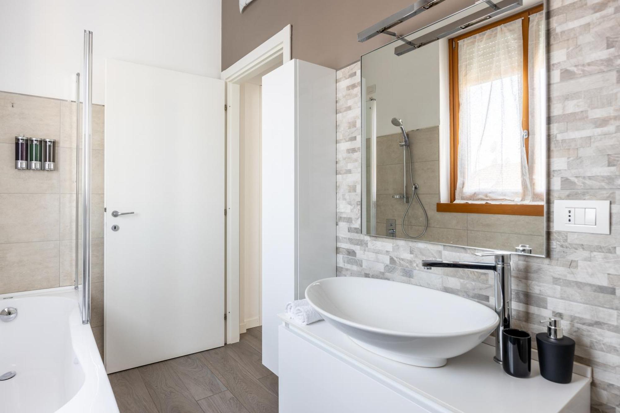 Bocconi'S Nest - Close To Duomo With Terrace Milano Ngoại thất bức ảnh